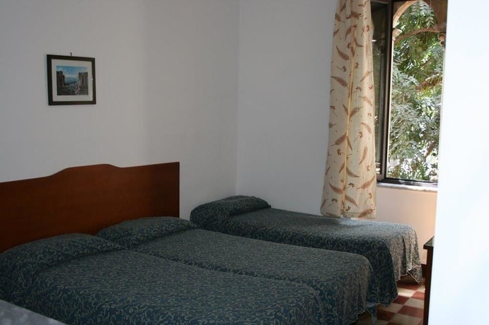 Imagen de la habitación del Hotel Villa Astoria. Foto 5