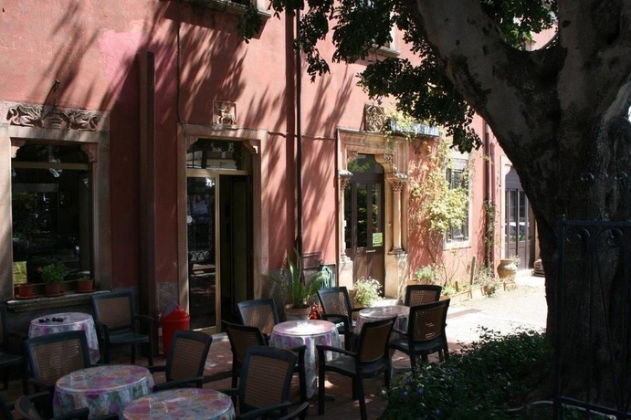 Imagen del bar/restaurante del Hotel Villa Astoria. Foto 4
