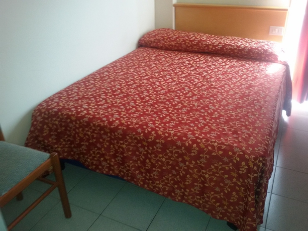 Imagen de la habitación del Hotel Villa Athena. Foto 9