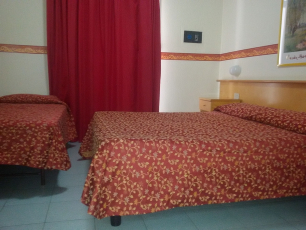 Imagen de la habitación del Hotel Villa Athena. Foto 13