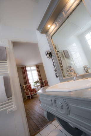 Imagen de la habitación del Hotel Villa Augeval and Spa. Foto 5