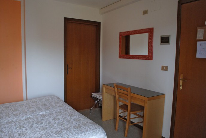 Imagen de la habitación del Hotel Villa Augusta, Grado. Foto 6