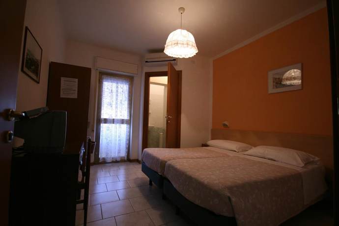 Imagen de la habitación del Hotel Villa Augusta, Grado. Foto 16