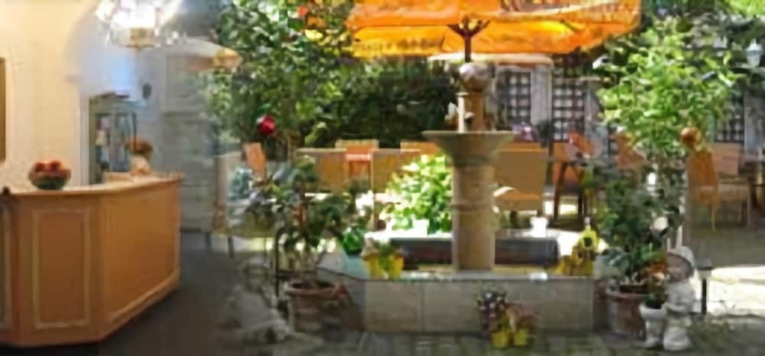 Imagen de los exteriores del Hotel Villa Auguste Viktoria. Foto 10