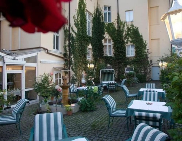 Imagen de los exteriores del Hotel Villa Auguste Viktoria. Foto 12