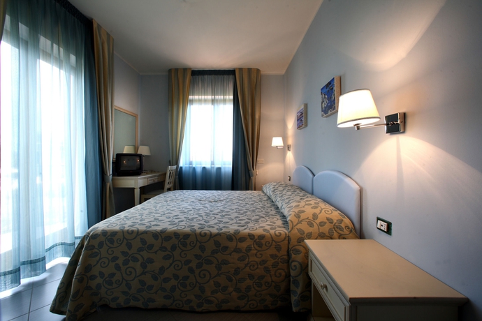 Imagen de la habitación del Hotel Villa Aurora, Le Castella. Foto 3