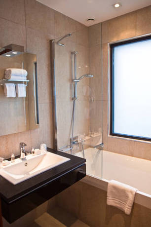 Imagen de la habitación del Hotel Villa Azur, VILLENEUVE-LOUBET. Foto 13