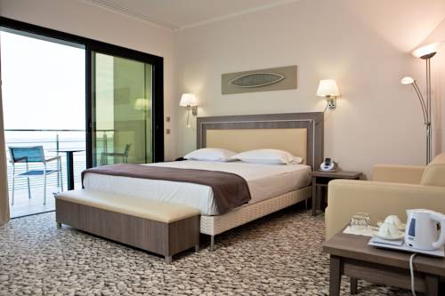 Imagen de la habitación del Hotel Villa Azur, VILLENEUVE-LOUBET. Foto 15