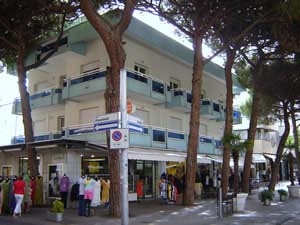 Imagen general del Hotel Villa Azzurra Appartamenti. Foto 2