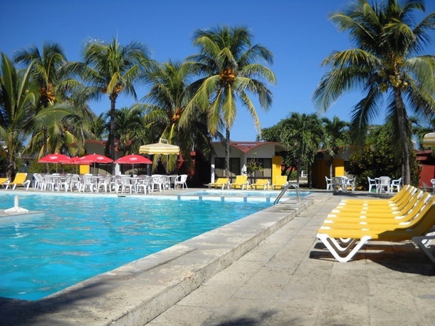 Imagen de la piscina del Hotel Villa Bacuranao. Foto 3