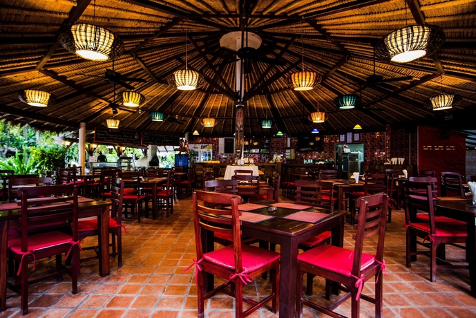 Imagen del bar/restaurante del Hotel Villa Bali Eco Resort, Rayong. Foto 6