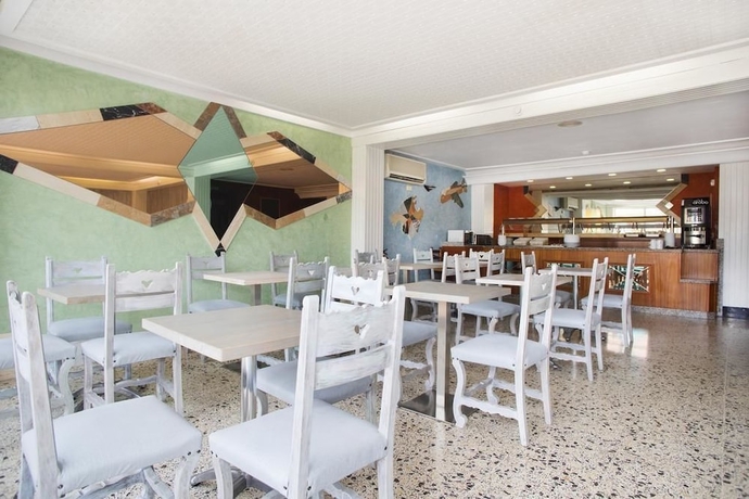 Imagen del bar/restaurante del Hotel Villa Barbara. Foto 2