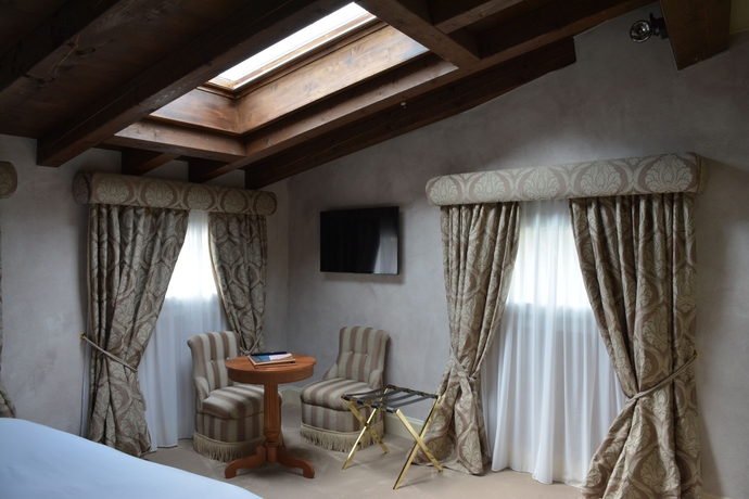 Imagen de la habitación del Hotel Villa Barbarich. Foto 6