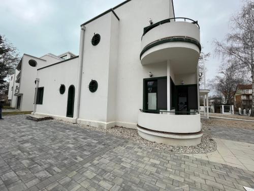 Imagen general del Hotel Villa Bauhaus Wellness Apart-Hotel. Foto 11