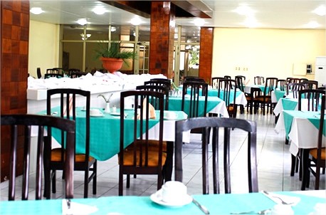 Imagen del bar/restaurante del Hotel Villa Bayamo. Foto 12