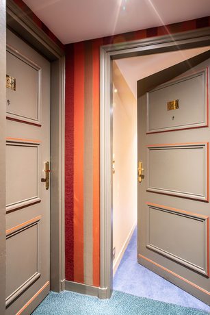 Imagen de la habitación del Hotel Villa Beaumarchais. Foto 6