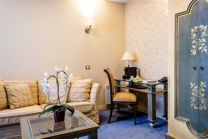 Imagen de la habitación del Hotel Villa Beaumarchais. Foto 9