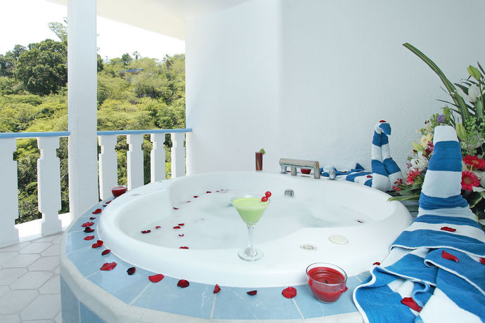 Imagen de los exteriores del Hotel Villa Bejar Tequesquitengo. Foto 5