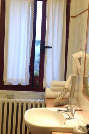 Imagen de la habitación del Hotel Villa Belfiore. Foto 4