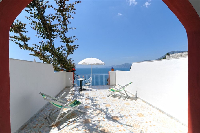 Imagen de los exteriores del Hotel Villa Bellavista. Foto 12