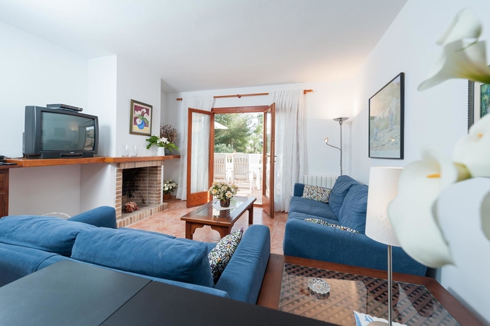 Imagen de los interiores del Hotel Villa Bessó. Foto 16