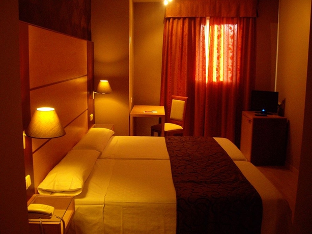 Imagen de la habitación del Hotel Villa Blanca, Albolote. Foto 7