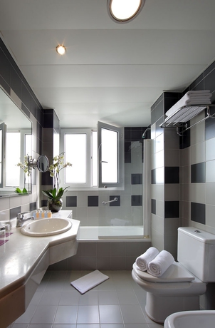 Imagen de la habitación del Hotel Villa Blanca, Albolote. Foto 9