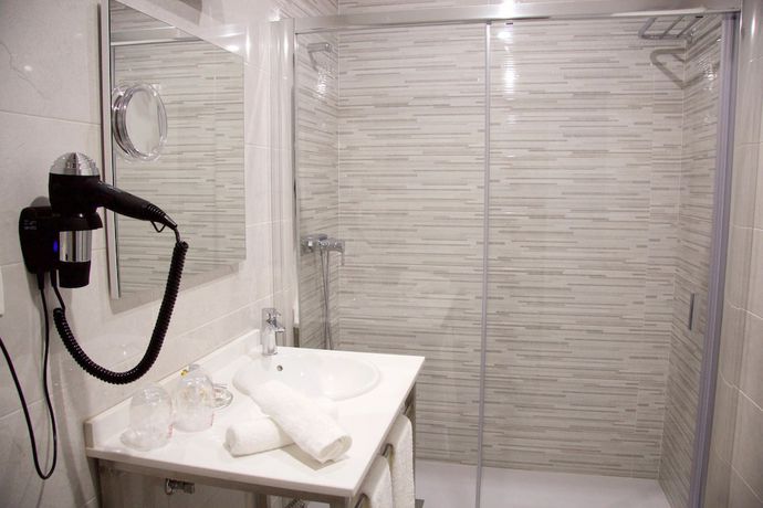 Imagen de la habitación del Hotel Villa Blanca, Tui. Foto 10