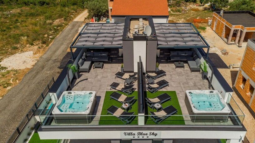 Imagen general del Hotel Villa Blue Sky in Turanj. Foto 7