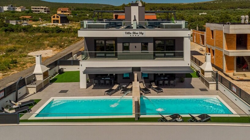 Imagen general del Hotel Villa Blue Sky in Turanj. Foto 14