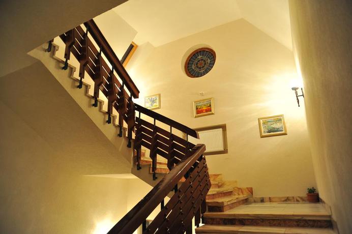 Imagen de los interiores del Hotel Villa Boierului. Foto 12