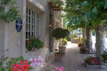 Imagen de los exteriores del Hotel Villa Bon Repos. Foto 12