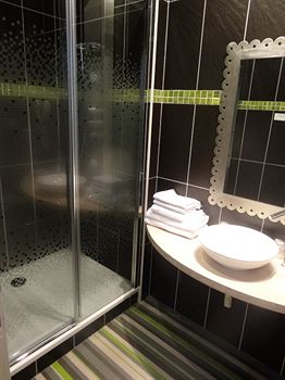 Imagen de la habitación del Hotel Villa Bon Repos. Foto 7