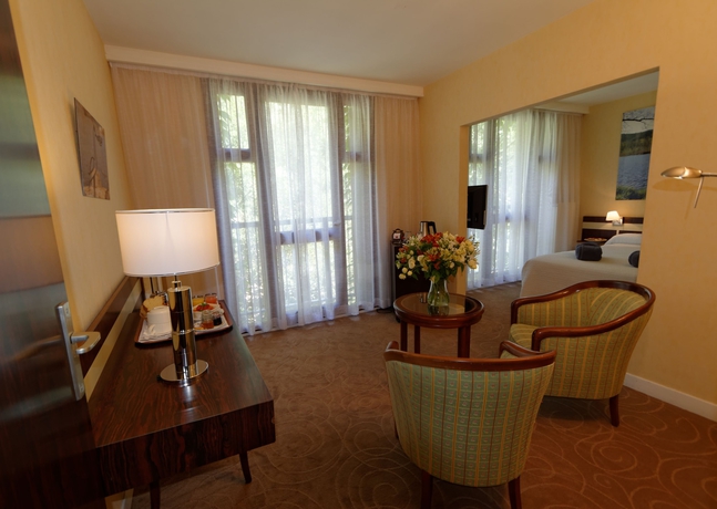 Imagen de la habitación del Hotel Villa Borghese, The Originals Relais. Foto 8