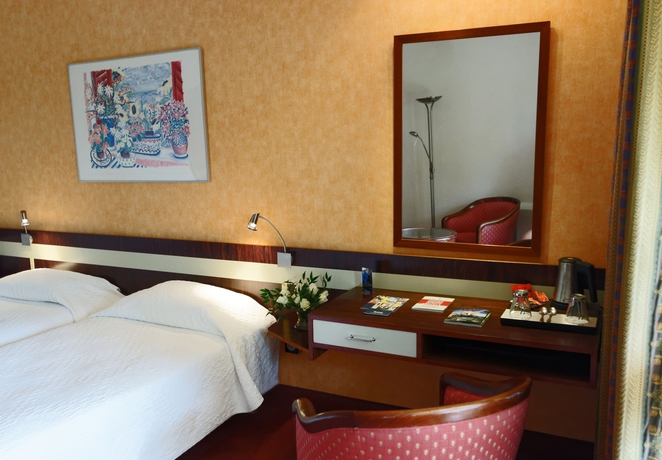 Imagen de la habitación del Hotel Villa Borghese, The Originals Relais. Foto 15