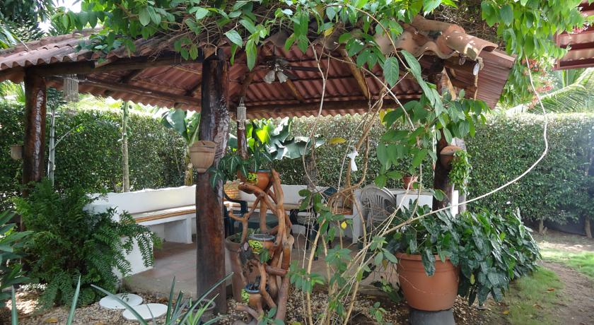 Imagen de los exteriores del Hotel Villa Botero By Casa Mojito Bandb. Foto 9
