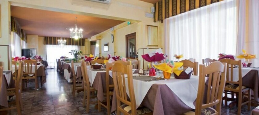 Imagen del bar/restaurante del Hotel Villa Bruna. Foto 13