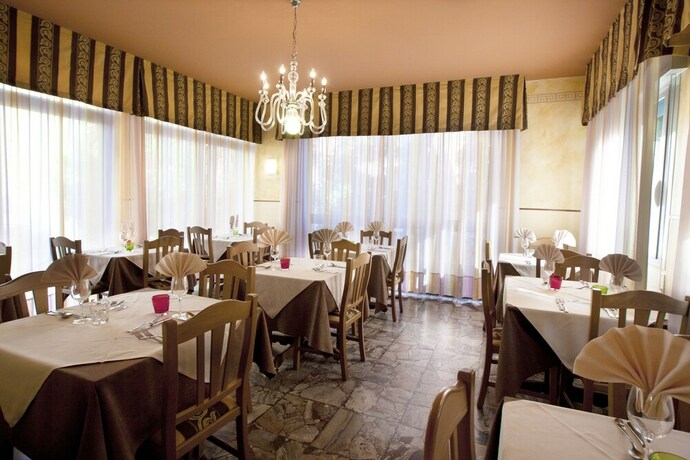 Imagen del bar/restaurante del Hotel Villa Bruna. Foto 19