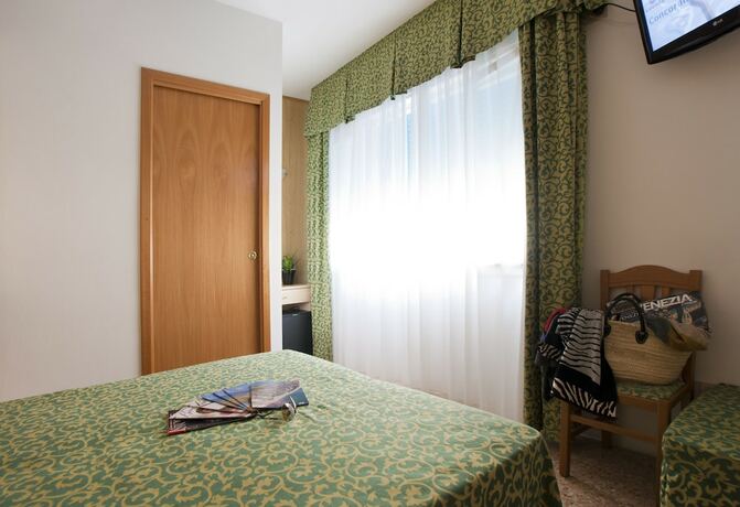 Imagen de la habitación del Hotel Villa Bruna. Foto 30
