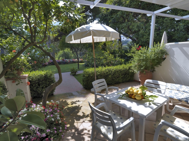 Imagen de los exteriores del Hotel Villa Brunella. Foto 13