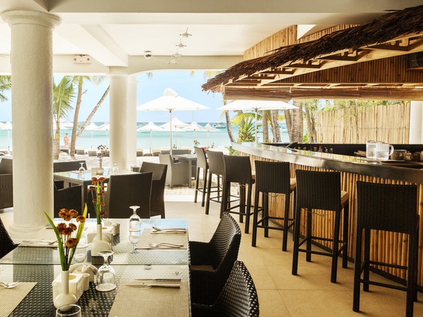 Imagen del bar/restaurante del Hotel Villa Caemilla Beach Boutique Hotel. Foto 6