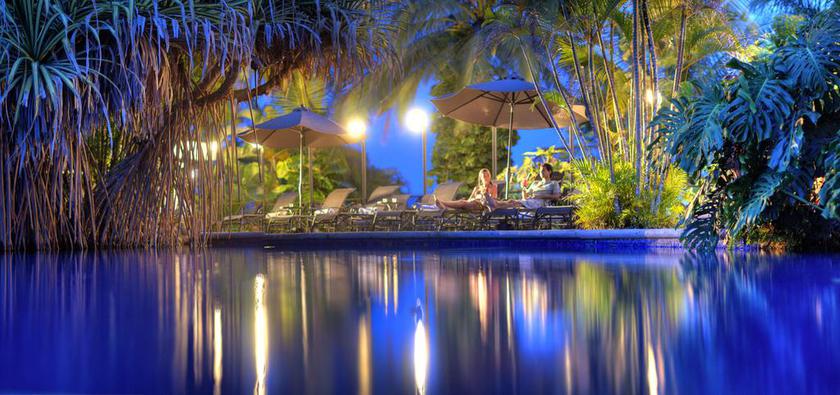 Imagen de la piscina del Hotel Villa Caletas & Zephyr Palace. Foto 9