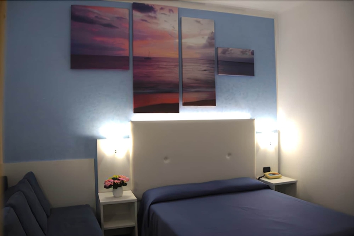 Imagen de la habitación del Hotel Villa Camilla. Foto 12