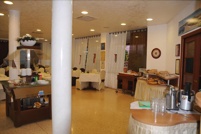 Imagen del bar/restaurante del Hotel Villa Camilla. Foto 6
