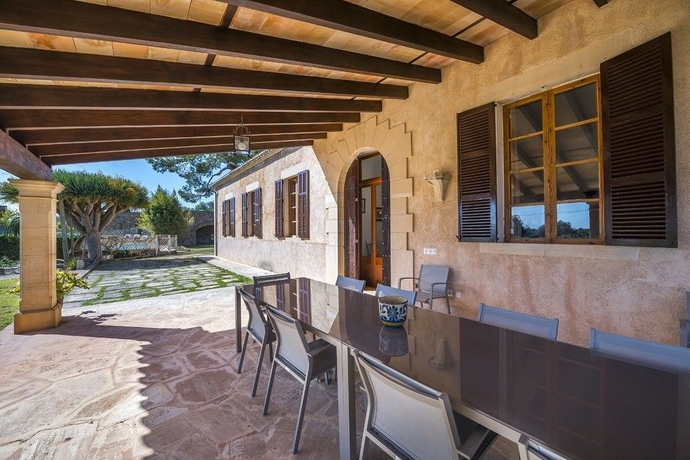 Imagen del bar/restaurante del Hotel Villa Can Cirerol. Foto 2