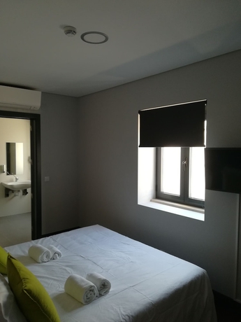 Imagen de la habitación del Hotel Villa Caparica Hostel. Foto 7