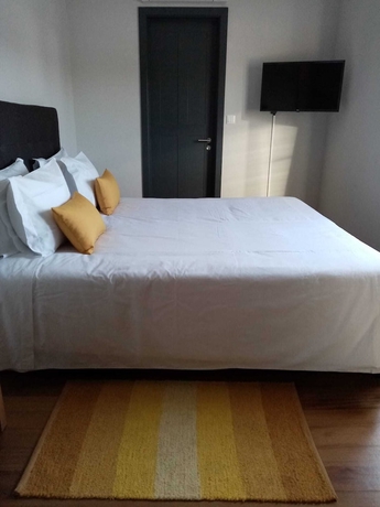 Imagen de la habitación del Hotel Villa Caparica Hostel. Foto 14