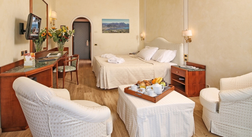 Imagen de la habitación del Hotel Villa Capri, Gardone Riviera. Foto 3
