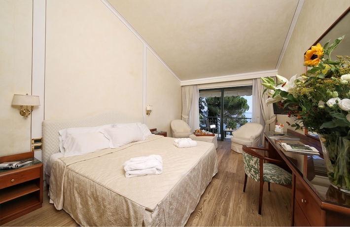 Imagen de la habitación del Hotel Villa Capri, Gardone Riviera. Foto 9