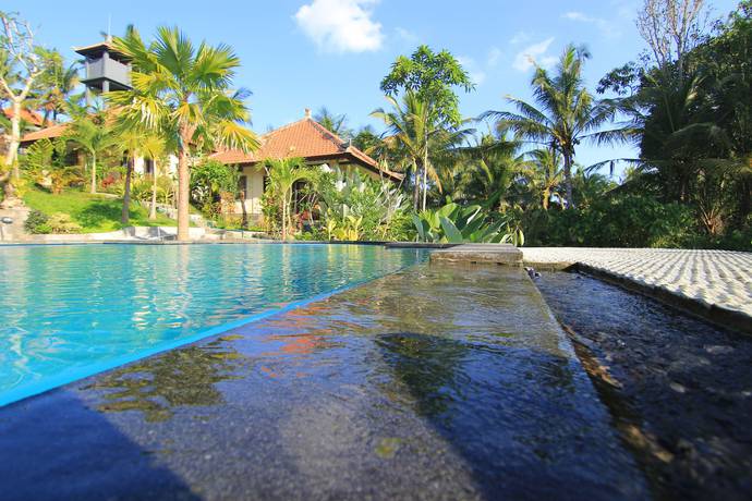 Imagen de la piscina del Hotel Villa Capung Mas. Foto 16